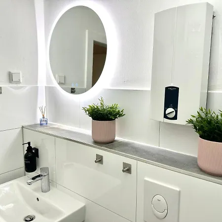 Berg Ruettenscheid, Netflix, Nahe Messe, Klinikum Apartment
